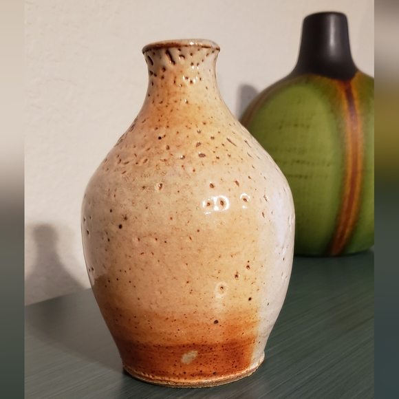 Wheelthrown Stoneware Sandy Desert Hues Speckled Glaze Vase - Picture 4 of 11